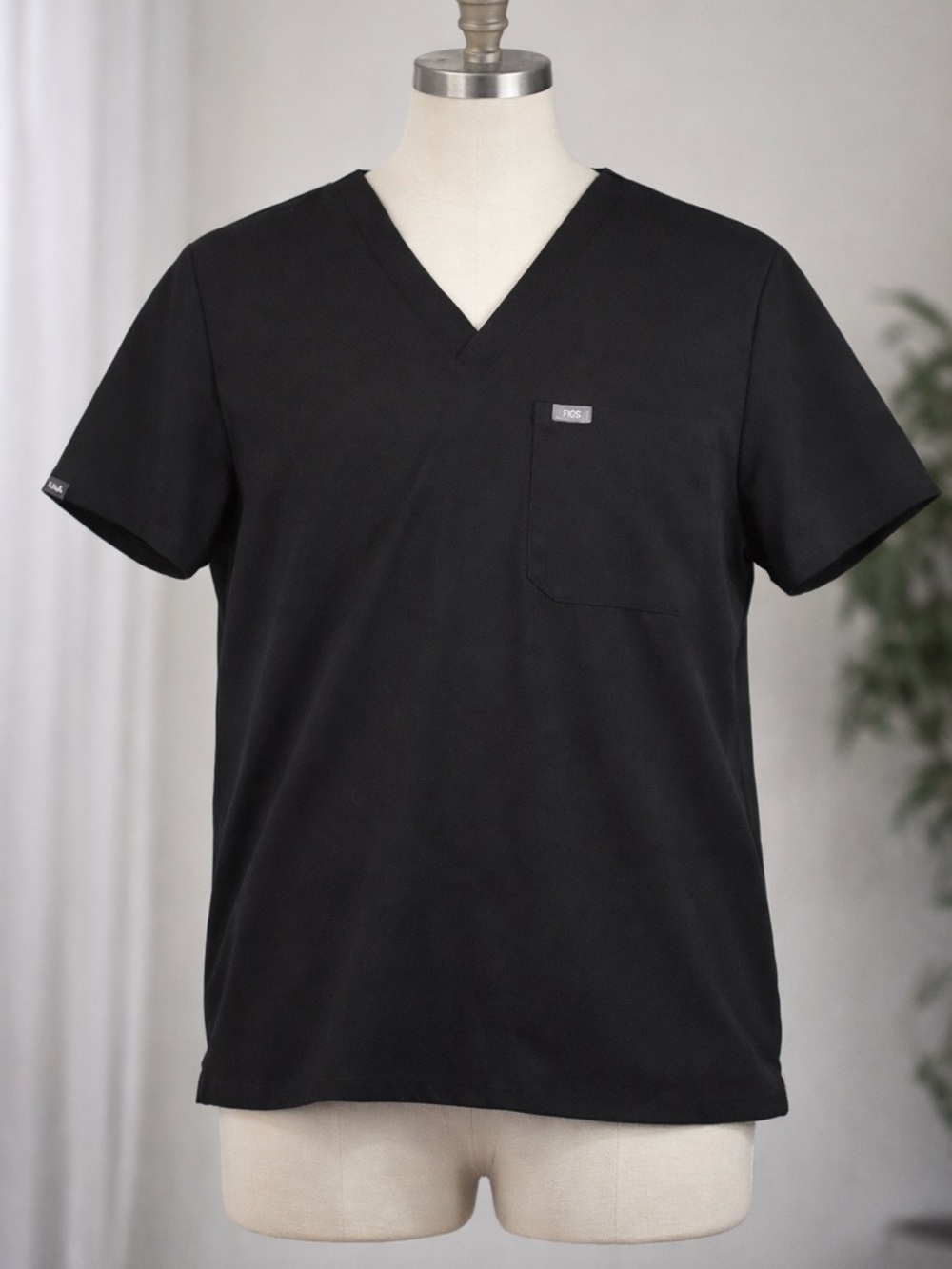 FIGS Black Scrub Top – XL
